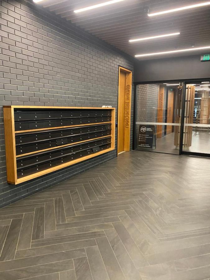 The Gallery Luxe 1 Bedroom Executive Apartment In The Heart Of Braddon Wine Secure Parking Wifi Camberra Exterior foto